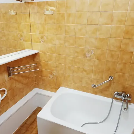 Cosy Pour 4 Avec Wi-fi Et Animaux Admis - Fr-1-827-68 Apartmán